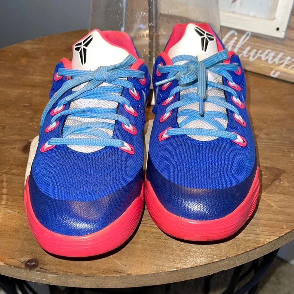 Nike Kobe 9 Low Sz 7Y. Condition is 